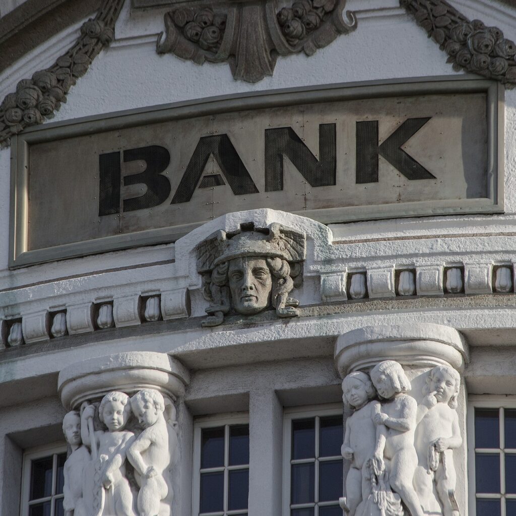 Bank 2907728 1280.jpg