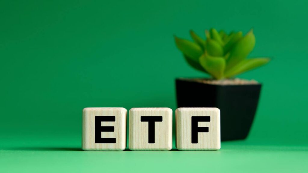 Bitcoin And Ether Etfs Achieve 5 Day Inflow Streak.jpg